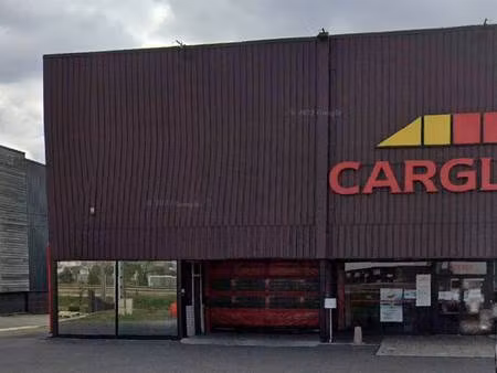 location commerce 700 m²