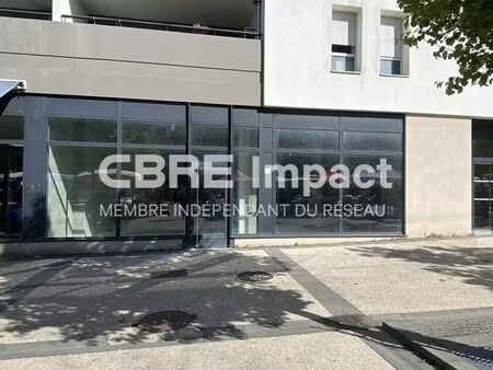 location commerce 150 m²