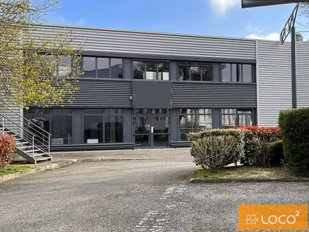 location commerce 396 m²