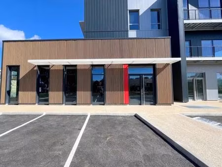 location commerce 439 m² à 925 m²