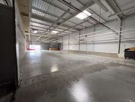 location commerce reims 51100 437m²