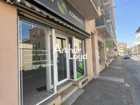 location commerce saint raphael 83700 88m²