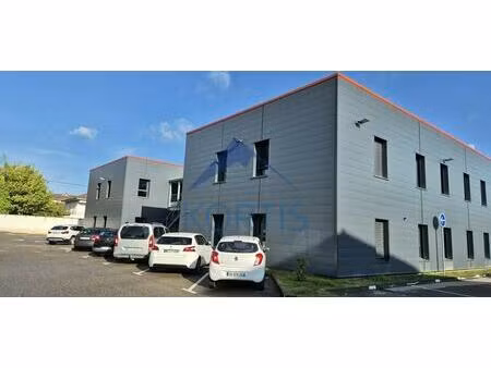 vente bureaux 200 m² à 660 m²