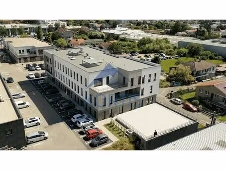 vente bureaux 83 m² à 1 653 m²