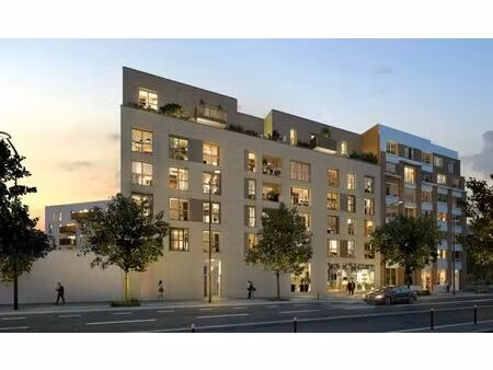 location commerce 144 m²