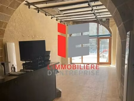 location commerce 70 m²