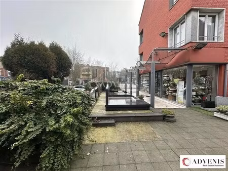 location commerce 286 m²