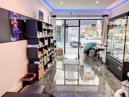 location commerce 93 m²