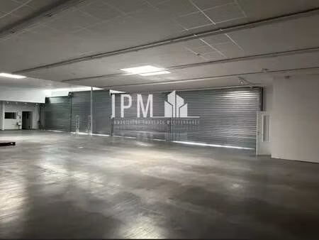 location commerce pertuis 84120 620m²