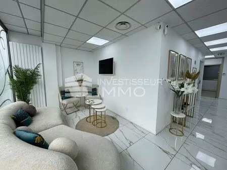 location commerce 155 m²