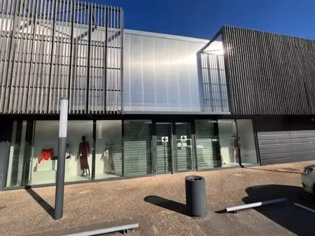 location commerce 530 m²