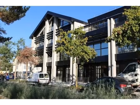 vente bureaux 95 m² à 2 351 m²