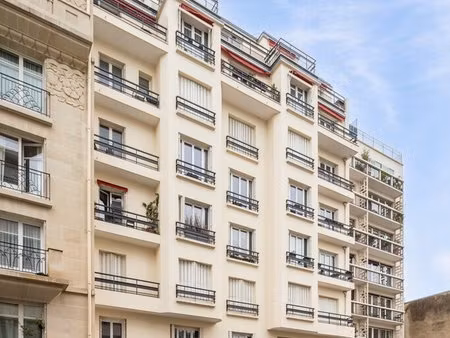 location commerce 180 m²