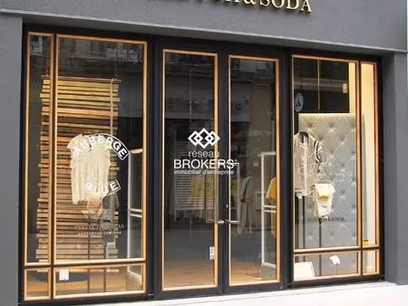 location commerce 100 m²