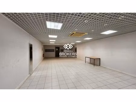 location commerce 130 m² à 268 m²