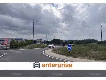 location commerce 260 m²