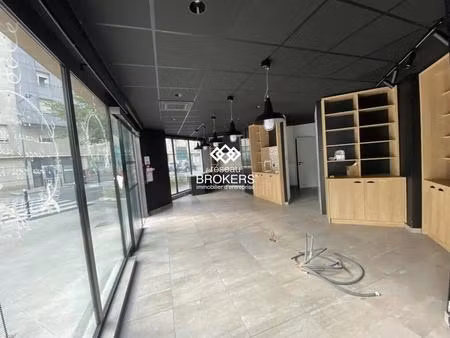 location commerce 52 m²