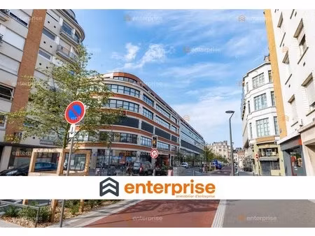 location commerce 241 m² à 641 m²