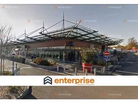 location commerce 308 m²