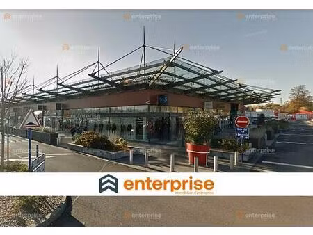location commerce wasquehal 59290 308m²