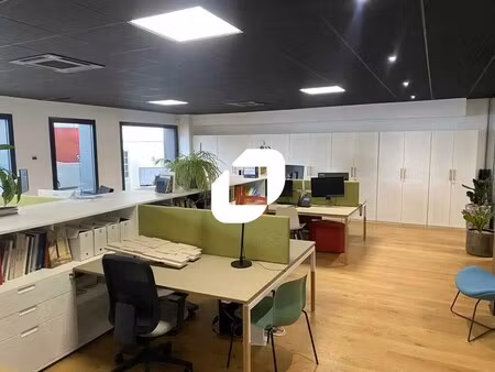 vente bureaux 90 m² à 728 m²