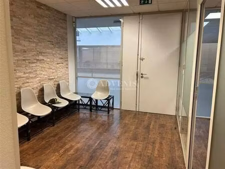 vente bureaux 74 m²