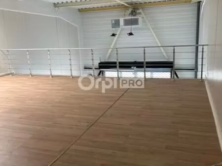 location commerce 312 m²