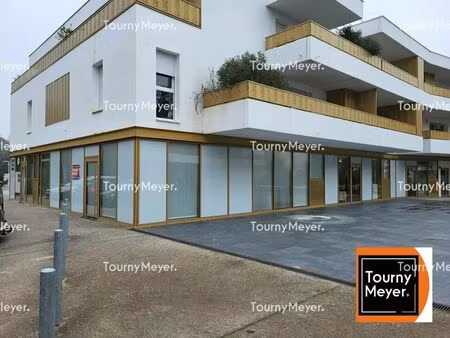 location commerce 74 m²