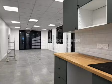 location commerce 127 m²