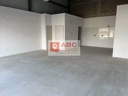 location commerce 77 m²