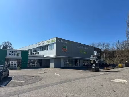 location commerce golbey 88190 747m²