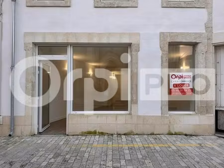 location commerce 55 m²