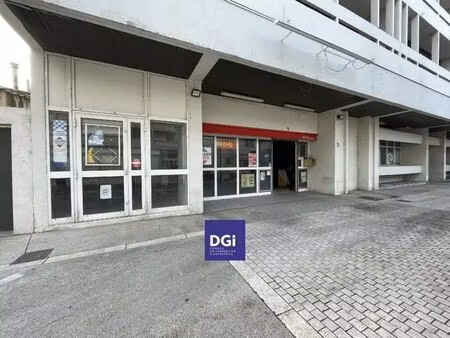 location commerce nimes 30000 340m²