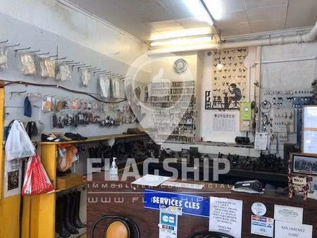 location commerce 45 m²