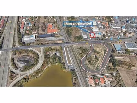 location commerce 448 m²