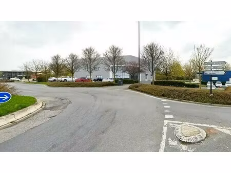 location commerce 728 m²