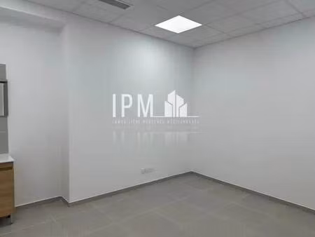 location commerce roquevaire 13360 113m²