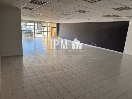 location commerce saint-mitre-les-remparts 13920 180m²