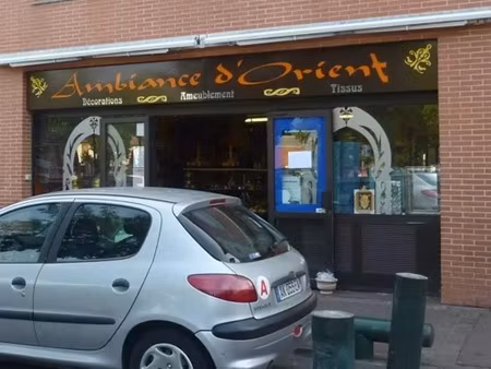 location commerce 65 m²