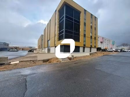 vente bureaux 47 m² à 210 m²