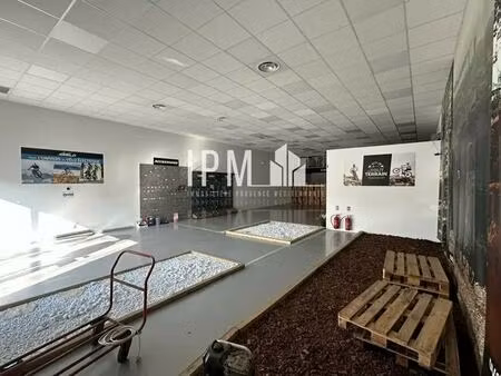 location commerce 270 m²