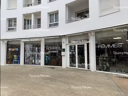 location commerce brest 29200 144m²