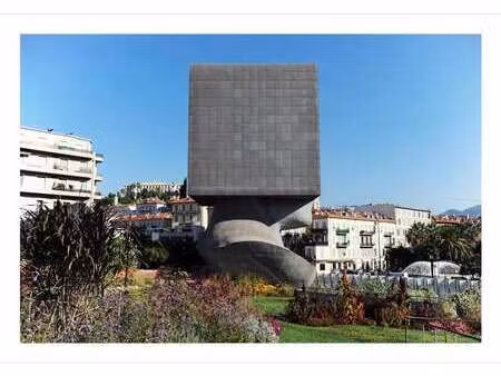 location commerce 441 m²