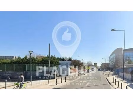 location commerce romainville 93230 600m²