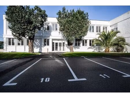vente bureaux 82 m² à 115 m²