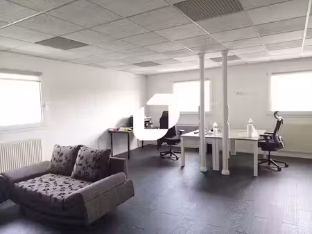 vente bureaux trappes 78190 112m²