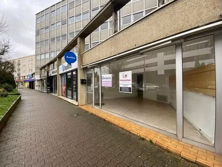 location commerce chartres 28000 121m²