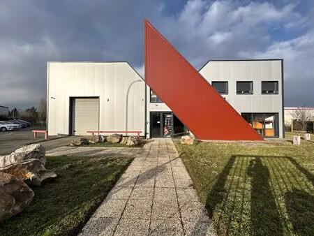 location commerce 180 m²