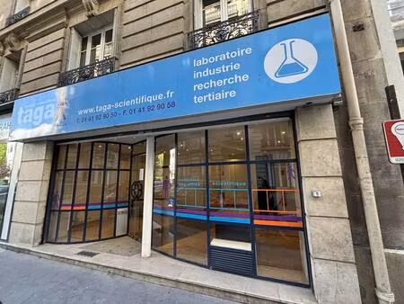 location commerce 65 m²