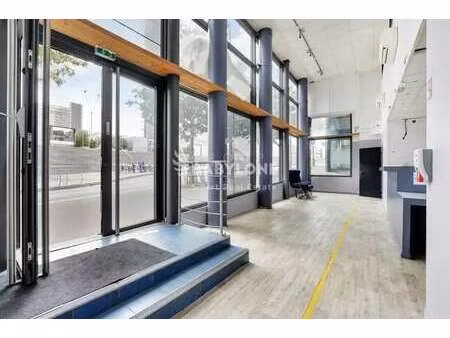 location commerce 150 m²
